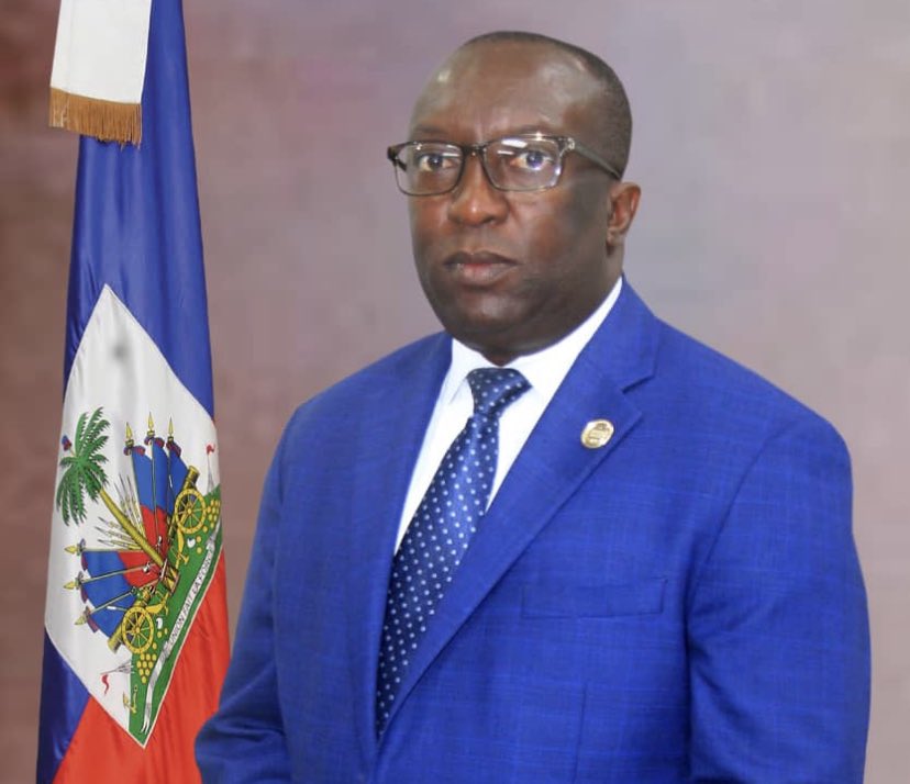 InnovaNews7's tweet image. #RogavilBoisguéné est élu Président de la #CSCCA pour l&apos;exercice @2023- @2024. Il va occuper la présidence du Tribunal Administratif pour une 3e fois. Dans  l&apos;intervalle, Marie France H.Mondesir est, quant à elle, élue Vice-présidente de la Cour.