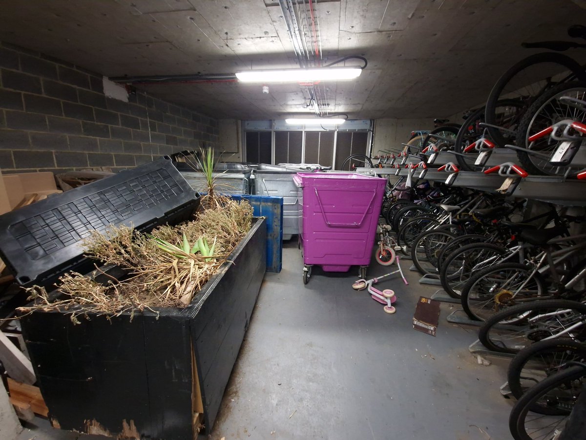 ResidentsofHar1's tweet photo. How on earth are residents supposed to access their bikes in this supposed "bike shed" when @ballymore are constantly ram-packing it with all the rubbish from across the estate?!

@ClarionSupport @Clarion_Group @TowerHamletsNow @LutfurRahmanTH @ApsanaBegumMP @CllrKabirAhmed https://t.co/K9KwMzYGCi