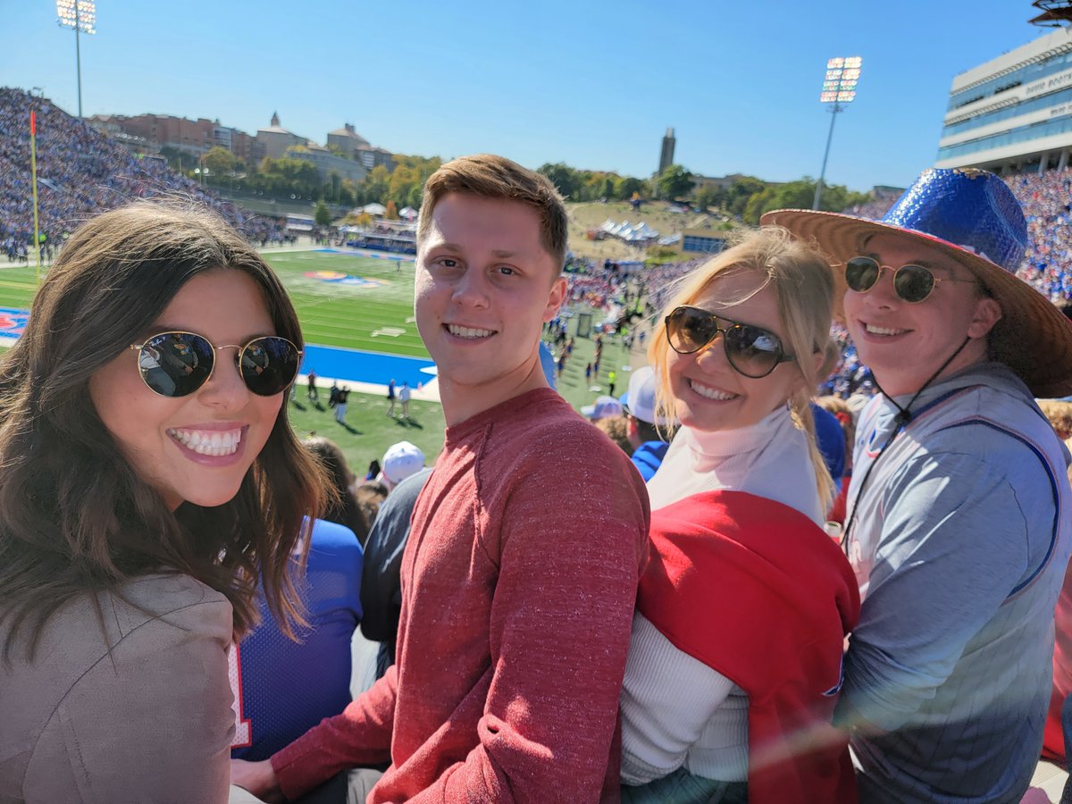 jhawk89's tweet photo. @Co_Sexton Tailgating, @CollegeGameDay &amp; TCU game w/ family full of @kualumni. I'm from Chicago, only game I could attend last year. Wow! Amazing atmosphere! I couldn't help but get teary-eyed. Long cry from 80s Toilet Bowls! No horse collar, holding, pass interference? No 6-0? :( https://t.co/JIDIR9KXSx