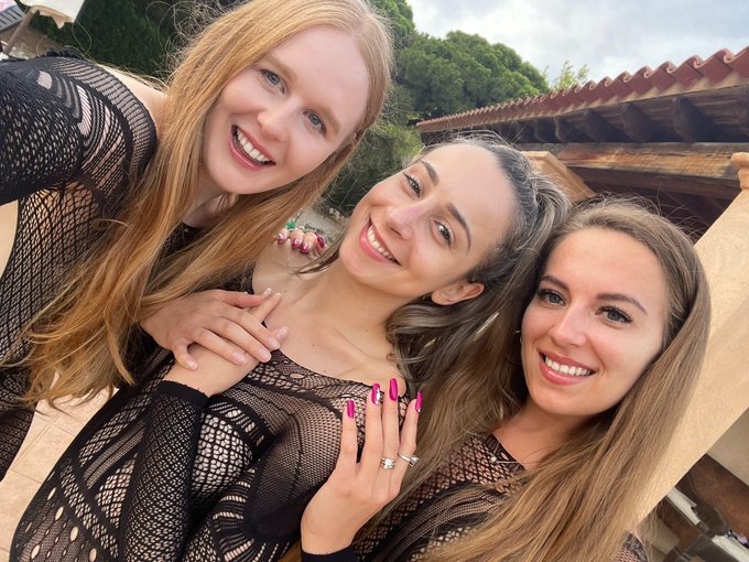 Behind the scenes filming some trio reviews in Ibiza, Spain 🇪🇸 for @LingerieLowdown 😆😆🎥🎥  Use my discount<a href="/tag/model"class="tags"><span>#model</span></a><a href="/tag/canon"class="tags"><span>#canon</span></a><a href="/tag/summer"class="tags"><span>#summer</span></a><a href="/tag/sunshine"class="tags"><span>#sunshine</span></a><a href="/tag/makeupartist"class="tags"><span>#makeupartist</span></a>