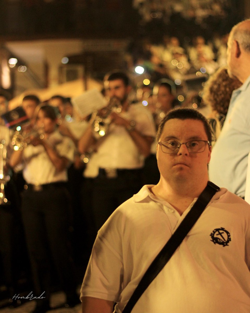 AMJesusCaido's tweet photo. 🎼Quien no falta a ningún ensayo, quien nos anima con sus actos, quien nos recuerda que la pasión por la música no conoce barreras ni limitaciones. Así es Antonio, nuestro fiel admirador. Cualquier alago se queda corto amigo. 
Gracias por acompañarnos siempre, ¡seguimos sumando! https://t.co/V0XMYvOFfG