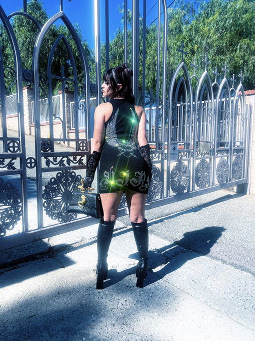 Made the most sparkling mini dress ⋆୨୧⋆ https://t.co/wdesd2V4nY