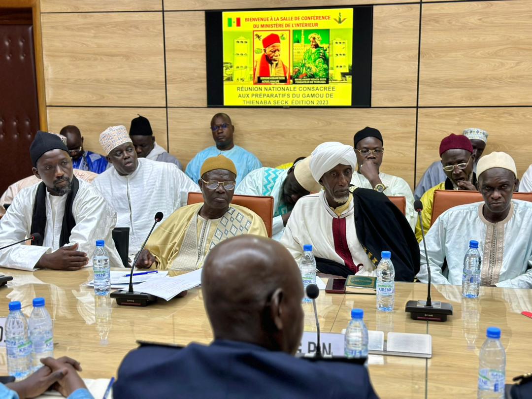 BosonDeHiggs4's tweet photo. Le Ministre de l'Interieur a presidé la Réunion Consacrée aux préparatifs du #Gamou_23 de THIANABA. La rencontre s'est tenue ce jour, à la salle de conférence du ministère de l’intérieur, en présence des différentes parties prenantes de cet important évènement religieux.
#221DT https://t.co/FBtw4PQ7QB