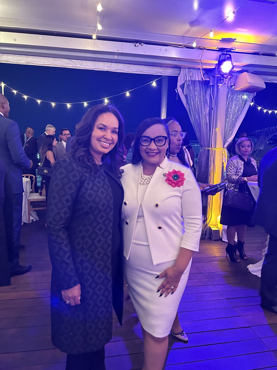 Last night I attended a @cbcfinc reception hosted by @apple. I had a great time connecting with <a href="/RepNikema/">Congresswoman Nikema Williams</a>, who is fighting for equity in Black communities in Atlanta &amp; across the country, &amp; discussing the ongoing work of KABOOM! in Atlanta through our 25 in 5 Initiative.