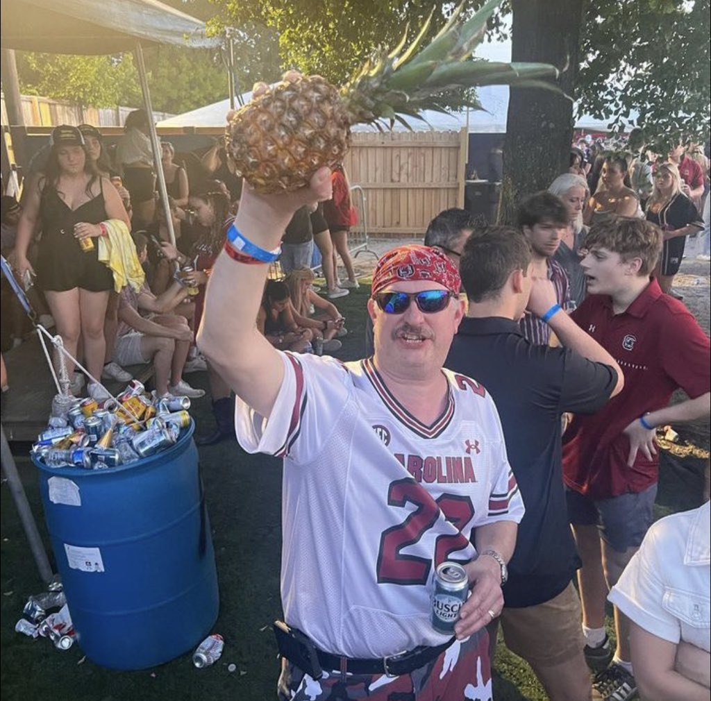 Barstool_Cocks's tweet photo. Cannot wait for the parents tomorrow https://t.co/IyNVc4v68f