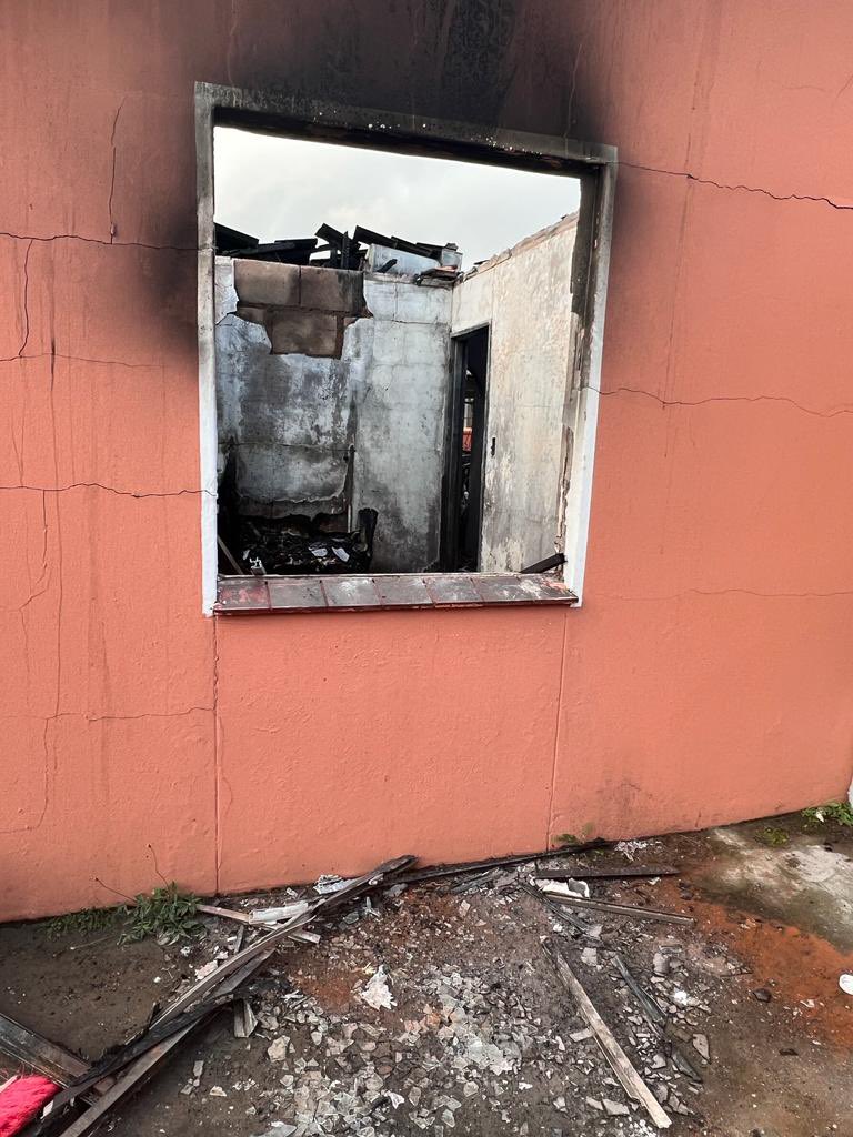 gajahwrld's tweet photo. Hi guys. My house burned down three ago and my family, of 7, was left with nothing. Would really appreciate anything you could give to help us start over💜
paypal: https://t.co/plg1fUDevp https://t.co/EpEDagB2eG