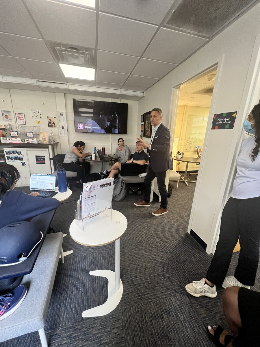 JamesABland's tweet photo. @EStarkloff dropping some wisdom to our students in the CDE! Lots of good questions and energy. https://t.co/FsidwpBzBt