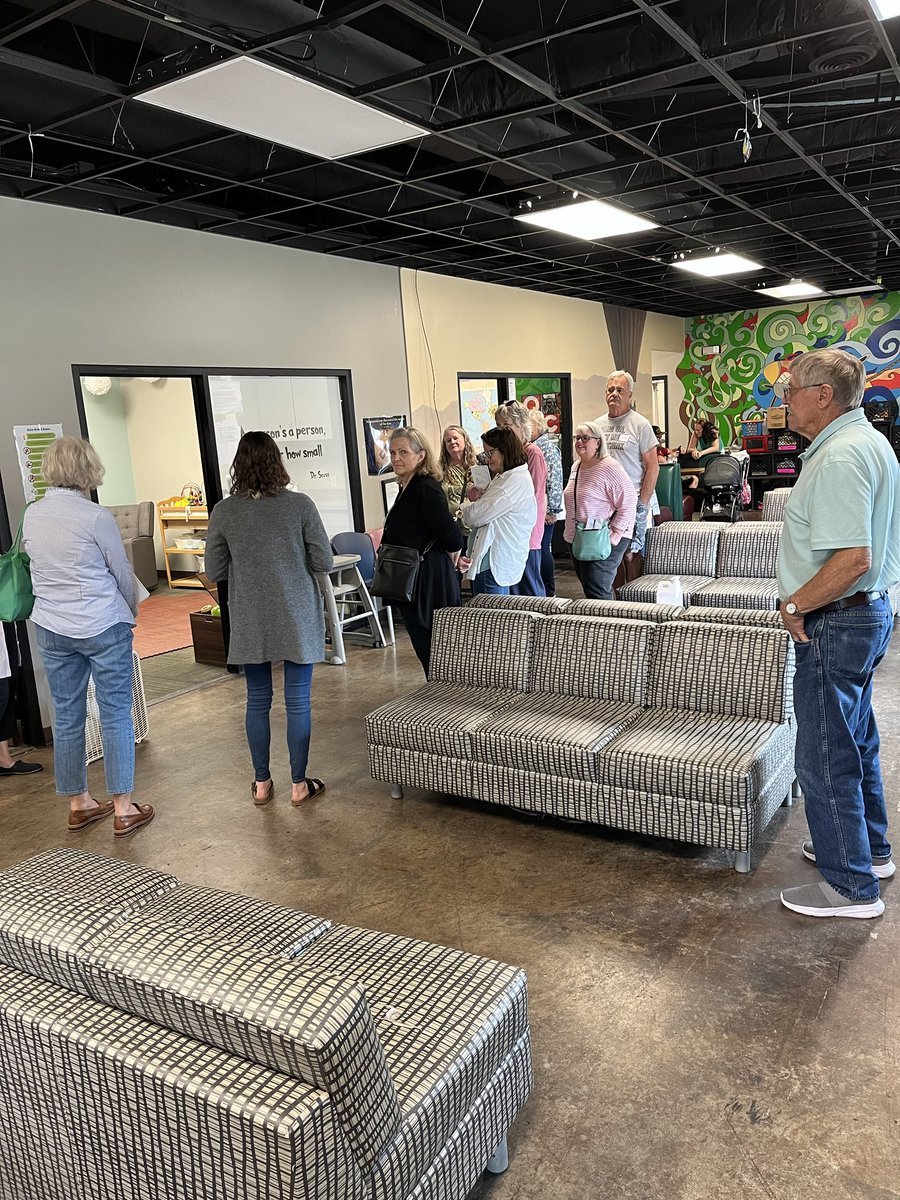 Give 5 class visiting Rare Breed.  ⁦<a href="/SGFGive5/">SGF Give 5</a>⁩ ⁦<a href="/UWOzarks/">United Way Ozarks Region</a>⁩ ⁦<a href="/thekitchenllc/">the Kitchen LLC</a>⁩