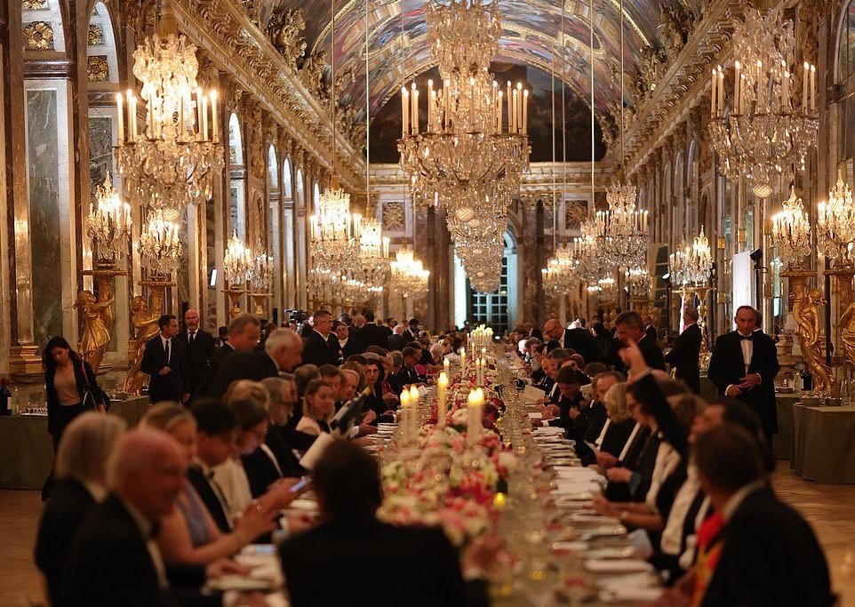 🦏 Babar le Rhinocéros🦏 tweet media