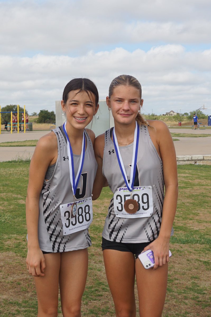 Our Jags came to compete this morning!! Congratulations to Isabela McMahon for finishing 3rd 🥉and Peyton Greer for finishing 5th for our JV Girls!