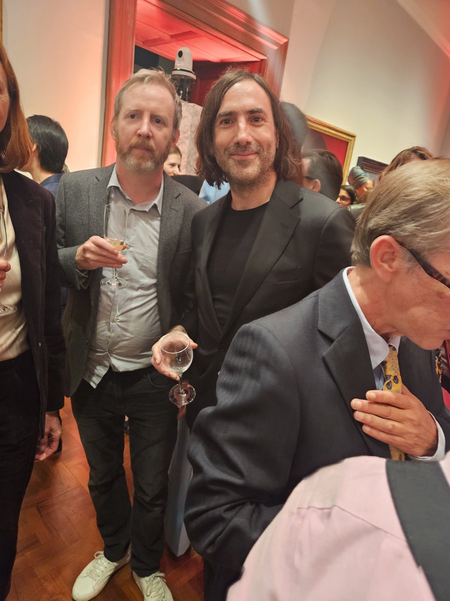 samblakebooks's tweet image. Fantastic news from London!! Two Irish writers on the Booker Shortlist!! 💥💥💥💥🎉🎉🎉🎉🎉
#PaulLynch #PaulMurray