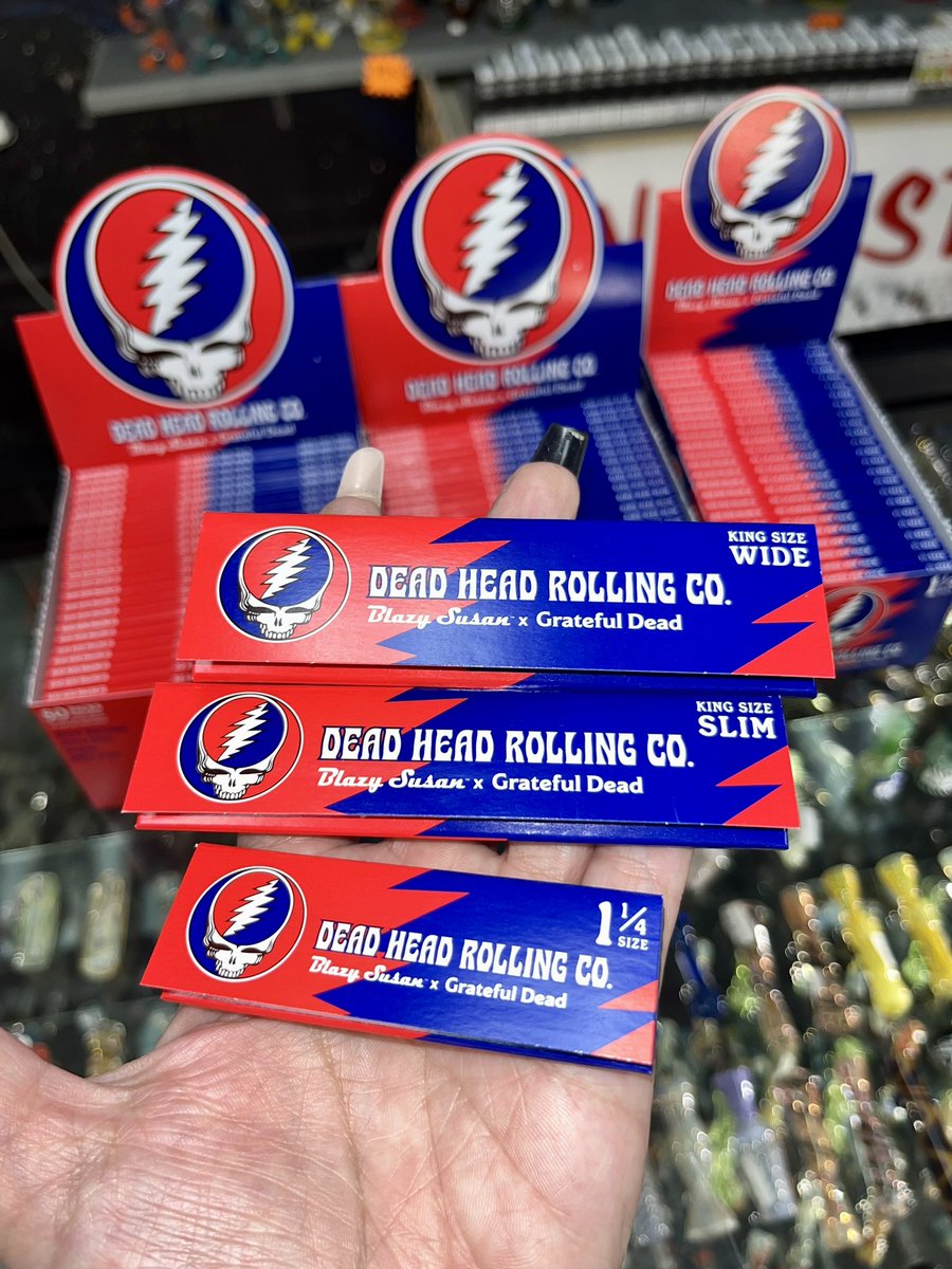 Greatful Dead Playing Cards and coming soon Blazy Susan’s collaboration Greatful Dead Rolling papers! In King Size Wide, King Size Slim and classic 1 1/4 size! These amazing papers will be available very soon! #greatfuldead #deadhead #smokeshop #rollingpapers #playingcards