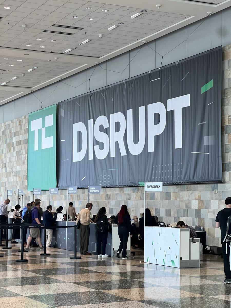 Day 3/3 at #TCDisrupt2023 So many brilliant minds all under one roof! The last 2 days have been extremely engaging. I'll be at the <a href="/TechCrunchPlus/">TechCrunch+</a> Lounge between 2:45 pm - 3:15 pm today. HMU if you're around!
.
.
.
#TechCrunch 
#Disrupt2023
#ProximityAtTechCrunch