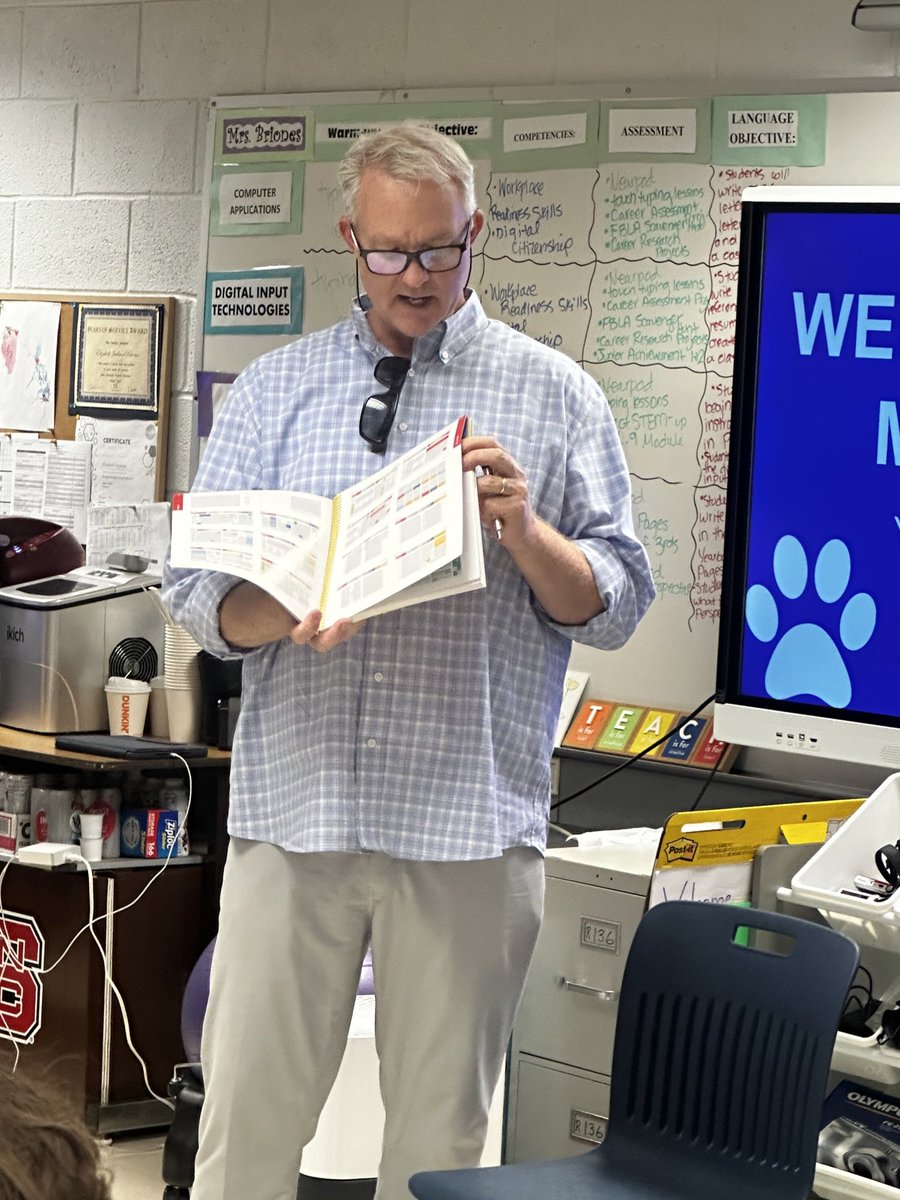 BusEdFun4U's tweet image. The WMS Yearbook Staff enjoyed seeing their cover come to life as the Josten’s Yearbook Cover Design Artist Bob Eyster worked his magic! Jason Baranowski helped the staff make big decisions &amp;amp; raised excitement for the 2024 WMS Yearbook! @BoykinBryan @ybkelevation #WnEverything