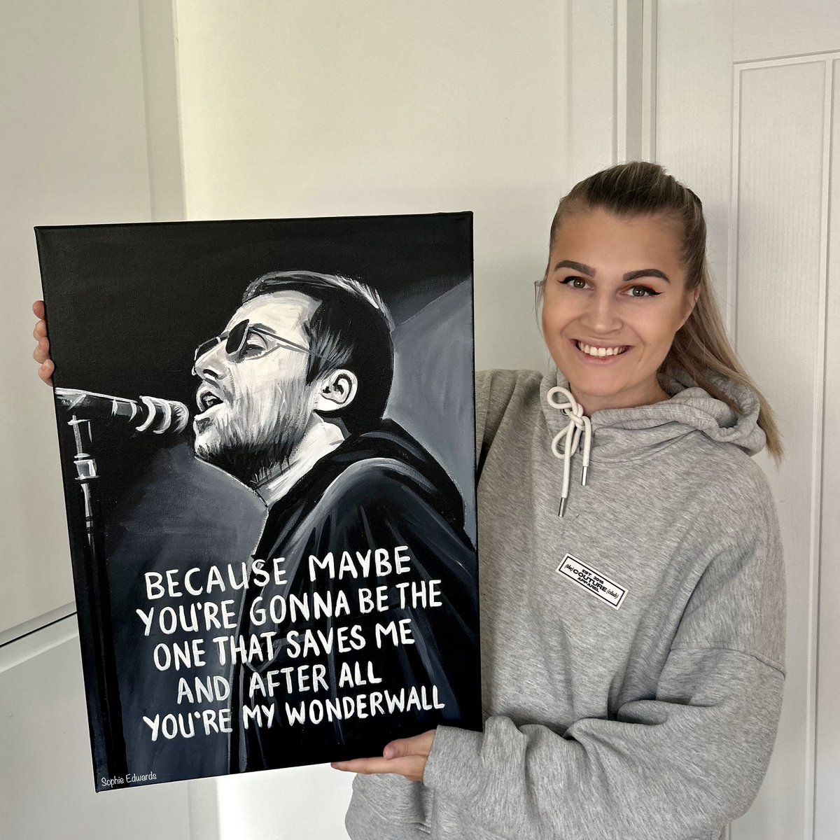 creative_a_r_t's tweet photo. Liam Gallagher painting 🎨 https://t.co/hq5D8aq7EH