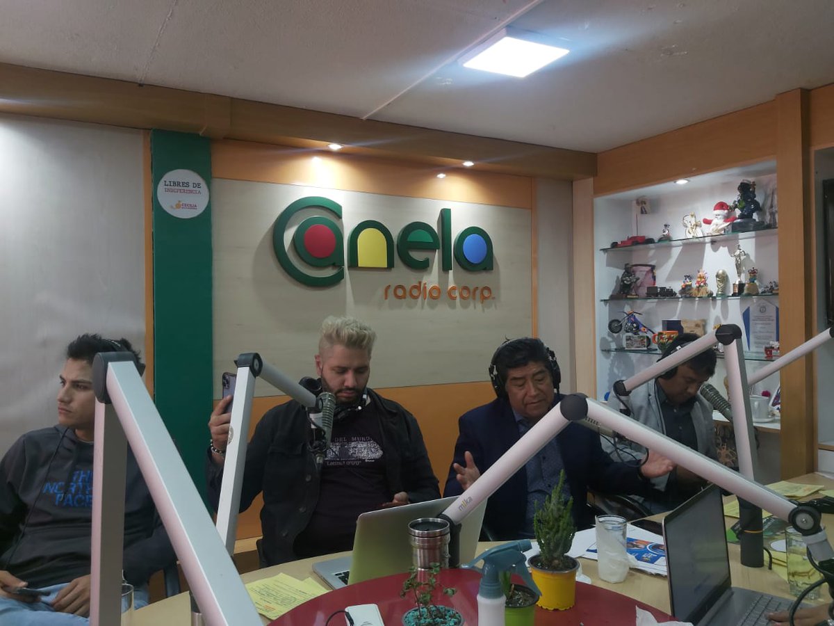 GrupoSocialFEPP's tweet photo. 𝗦𝗘𝗠𝗕𝗥𝗔𝗠𝗢𝗦 𝗘𝗦𝗣𝗘𝗥𝗔𝗡𝗭𝗔 𝗖𝗢𝗡 𝗖𝗔𝗡𝗘𝗟𝗔 𝗘 𝗜𝗡𝗧𝗜 𝗜𝗟𝗟𝗜𝗠𝗔𝗡𝗜
☀️ Mejorar las condiciones de vida de los campesinos nos sintoniza a todos en #25AÑOS de #Codesarrollo.El Director #Fepp y Vicepresidente de @BanCodesarrollo Luis Hinojosa en @RadioCanelaEC 👌 https://t.co/TRPm5IwY2b