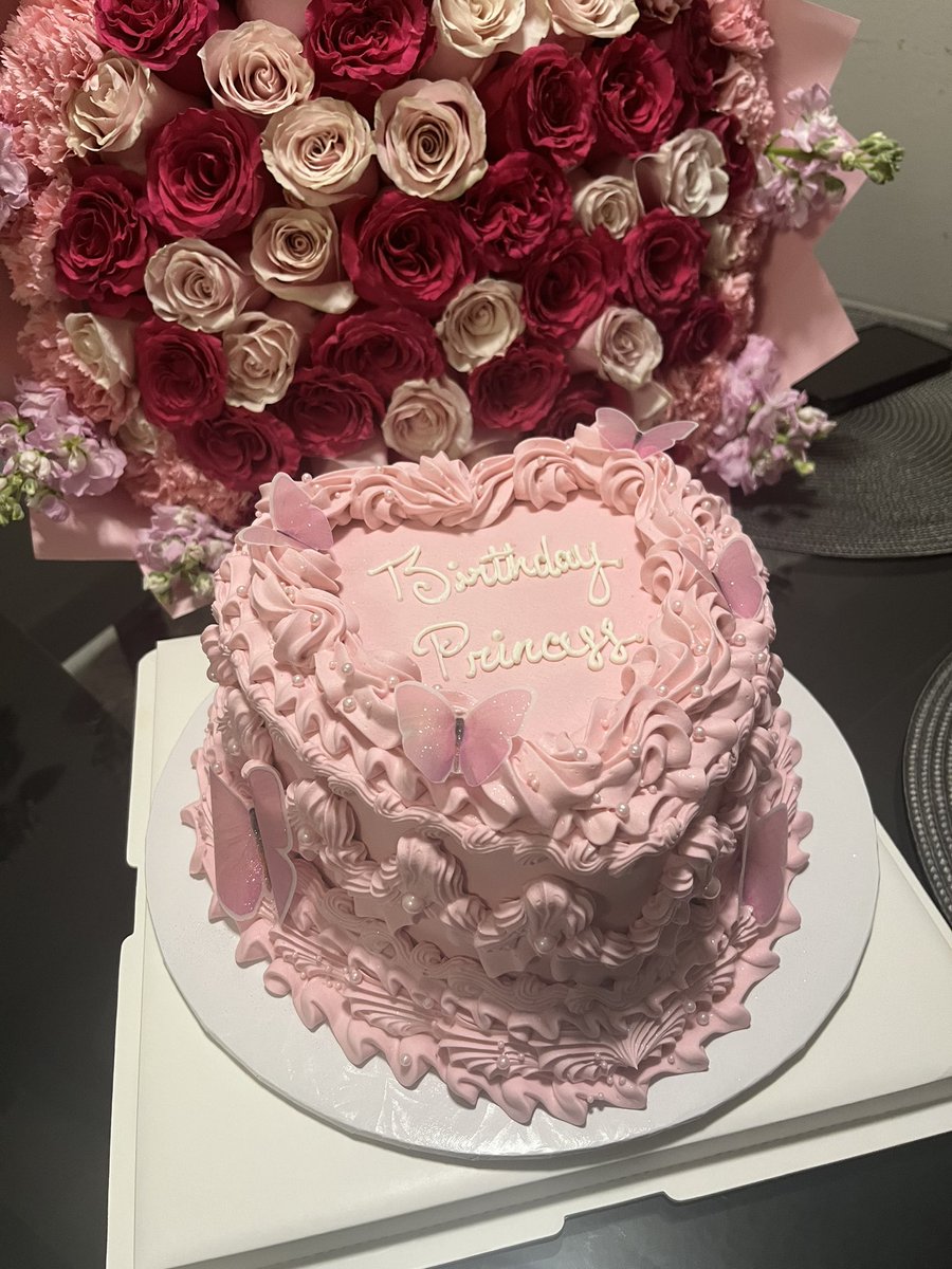 dracosmami's tweet image. big 23 🫶🏻