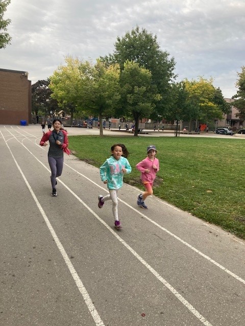 ClintonStreetPS's tweet photo. Thursday morning soccer practice, cross country runners, and field upgrades. A busy start to the day for Clinton Cougars https://t.co/0o7k2AGXBm