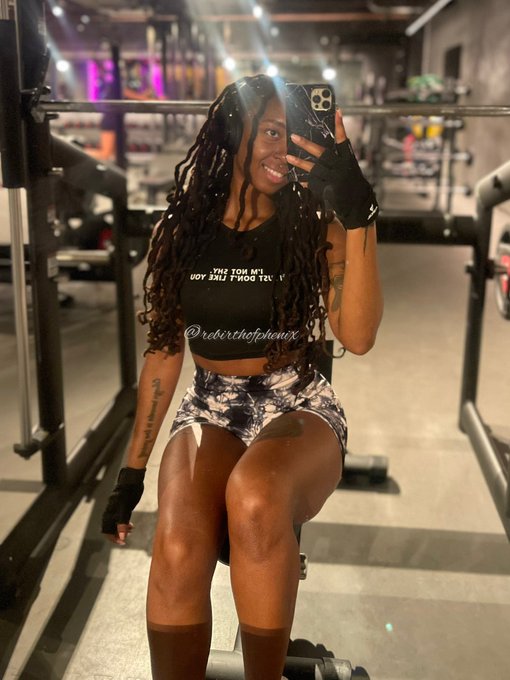 getting sweaty 💦💦 https://t.co/txuBLxiGm7