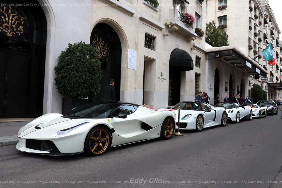 FERRARI LAFERRARI 

#ferrarilaferrari #car #supercar #rare #legend #classic #art #iconic #hypercar #voiture #carporn #perfect #amazing #fool #awesome #nicepicture  #photo #photooftheday #ferrari #LaFerrari #porsche918spyder #paganihuayraroadster #koenigseggregera #white