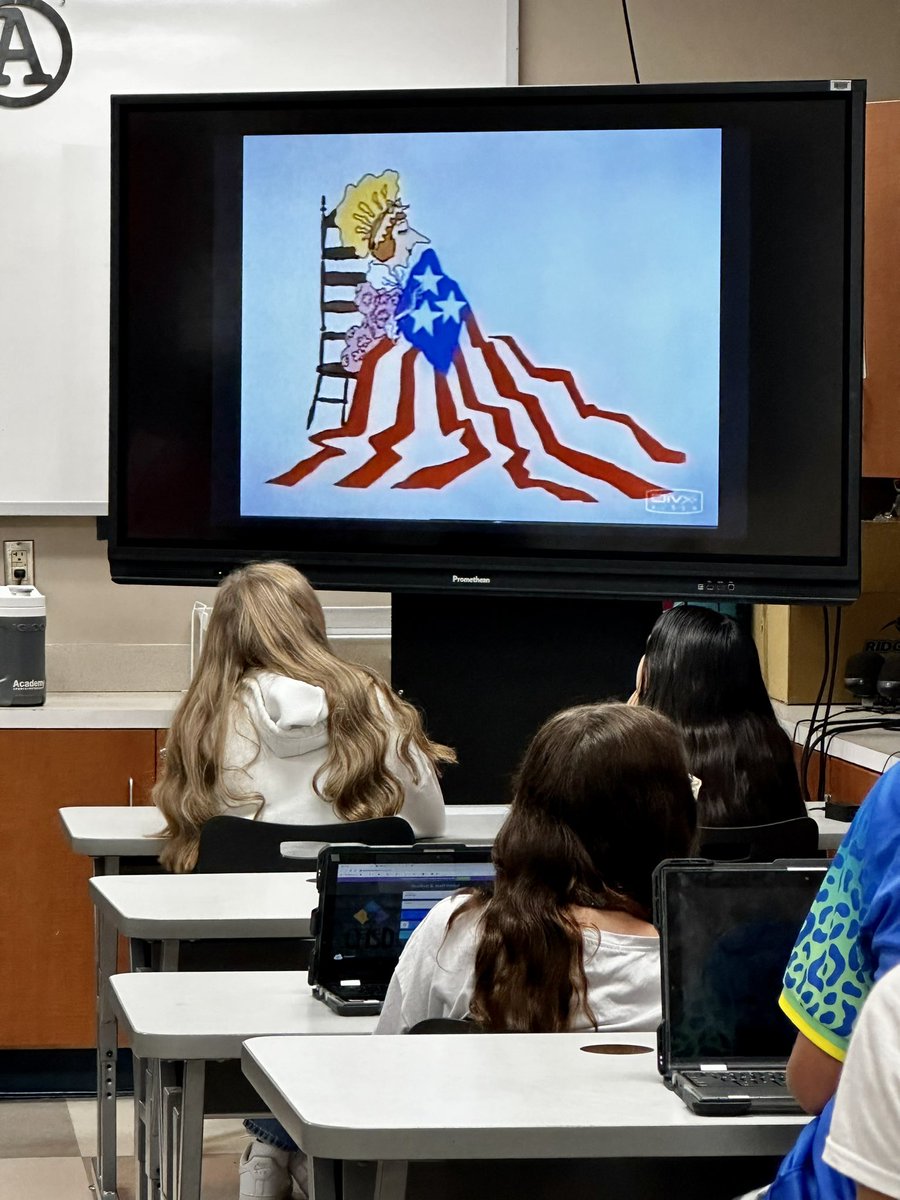 ambyclink's tweet photo. I LOVED visiting Anchor Times today as students continued learning about the Constitution. Even got to see a class pet! To make the day even better, it was TEAM DAY in honor of #itstartswithhello #goastros #theresnoplacelikearnold #cfisdspirit #nowbeforenext @Arnold_Middle https://t.co/k9iugwhAVS
