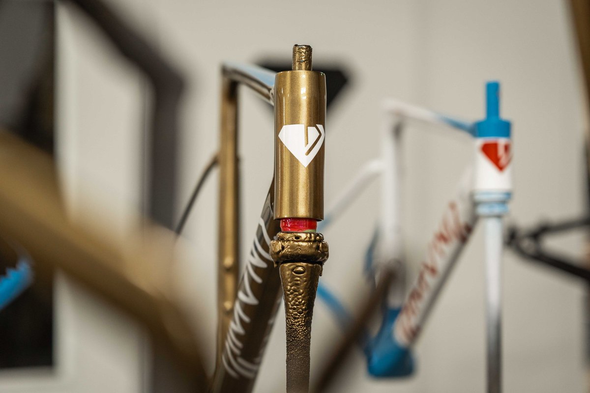 More frames coming out of paint.
#roadbike #bikes #dimondbikes #custom #bike