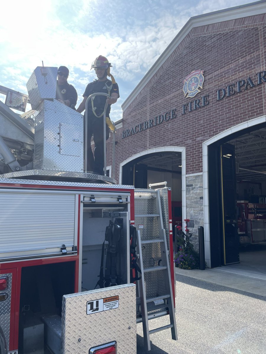 Bracebridge Fire tweet media