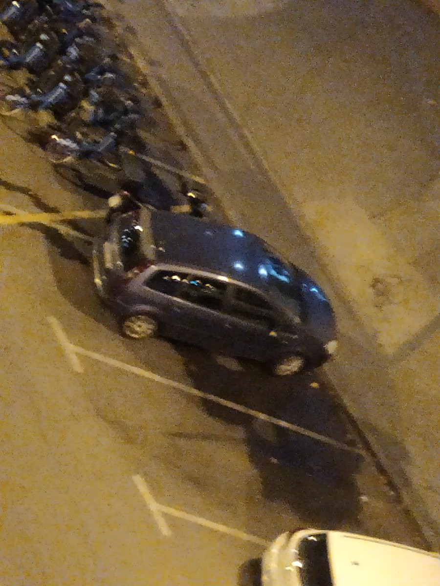 vecinosEliptica's tweet photo. Aunque parece increíble esto también son meadas @Lineamadrid @MADRID @AlmeidaPP_ tarde de borrachera tendrán que mearlo, aquí en la calle de la vía sin problema https://t.co/DBAE1HDqiu