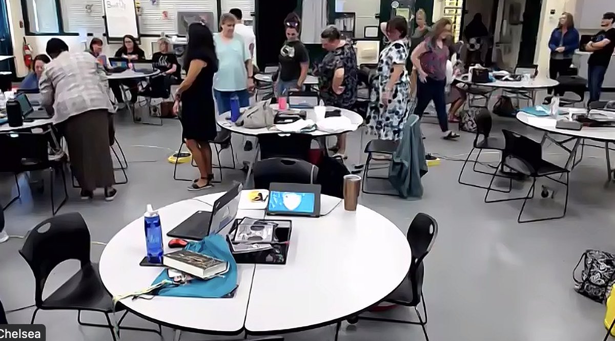 txBeckytech's tweet image. 👩🏾‍💻K-2 teachers @DuvalSchools are diving headfirst into the world of coding w/ @ScratchJr! 🚀They’re not just learning; they’re creating incredible integration projects to engage &amp;amp; inspire their young students. 🌟👦They’re shaping the tech-savvy minds of tomorrow using @BootUpPD