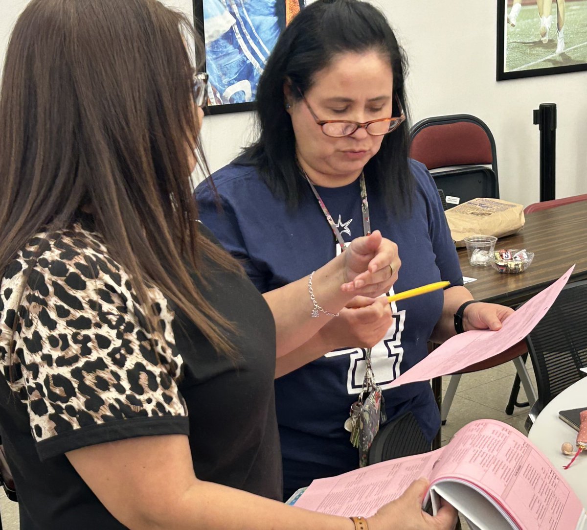 Thanks to our hardworking <a href="/EISDofSA/">Edgewood ISD</a> principals, assistant principals, and ICs for digging into the work today in preparation for instructional excellence at their respective campuses. <a href="/teri_silva/">Teresa Silva, Ph.D.</a> <a href="/drklgilmor/">Dr. Kimberly Gilmore-Madkins</a> <a href="/TravisMcKelvain/">Travis McKelvain</a> <a href="/robert_basurto/">Dr. Robert Basurto</a>