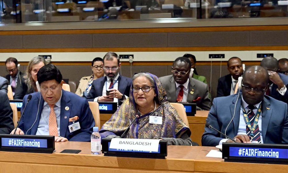 MNazrulIslam28's tweet photo. PM #SheikhHasina has put forward five points in reshaping the #financial system while speaking at the High-level Roundtable titled “Towards a Fair Int'l Financial Architecture” held at @UN Headquarters in #NewYork.
👉https://t.co/wBMwar3mpo
#UNGA78 #UNGA2023 #FAIRFinancing #SDGs https://t.co/RXWVGmeLWm