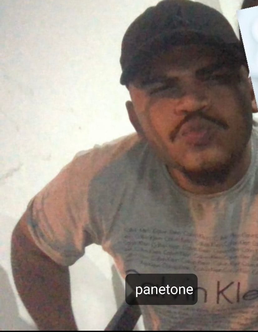 MiliciaNeews2's tweet photo. Nesse exato momento esse safado que pulo do thandera na época. foi para narco milícia do Zinhobelha e estava na cobrança no centro de santa cruz e foi preso pela @draco_ie ele e um tal do cocão do antares #VULGO #PANETONE https://t.co/xMcSDL6AXc