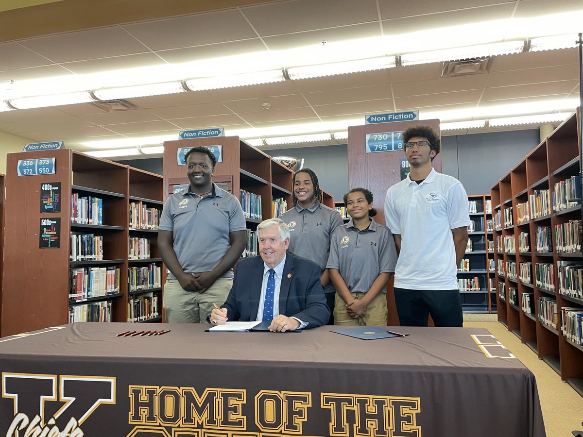 DrGrenitaLathan's tweet photo. Such an amazing day for public education in Missouri! 🖊️

⁦@GovParsonMO⁩, thank you for signing House Bill 2 for public education funding, and thank you for inviting SPS and ⁦@KickapooChiefs⁩ to be a part of this celebration. 

⁦⁦@MOEducation⁩ https://t.co/89A70g9YjY