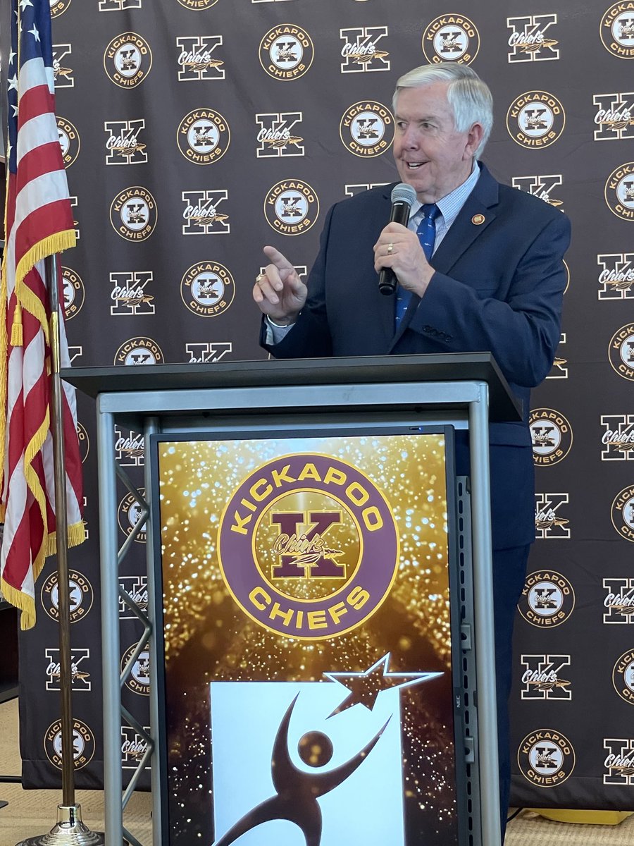 DrGrenitaLathan's tweet photo. Such an amazing day for public education in Missouri! 🖊️

⁦@GovParsonMO⁩, thank you for signing House Bill 2 for public education funding, and thank you for inviting SPS and ⁦@KickapooChiefs⁩ to be a part of this celebration. 

⁦⁦@MOEducation⁩ https://t.co/89A70g9YjY