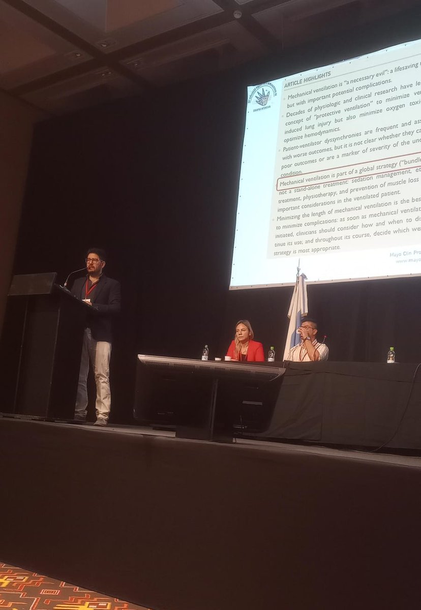 <a href="/GogniatEmiliano/">Emiliano Gogniat</a> <a href="/SanturbioIzza/">Santiago Izza</a> <a href="/Cinmnes/">Cinthia Ferreyra</a> <a href="/CKISATI/">CKI</a> <a href="/JmNunezSilveira/">J. Martin Nunez silveira</a> Cierra la mesa el Dr Martín Hunter <a href="/interconsulta/">Dr. Martín Hunter 🇦🇷</a> destacando la importancia de una analgo-sedación adecuada 💊💉