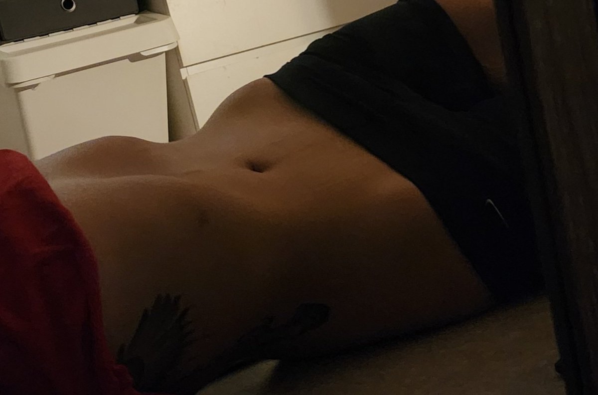 xAnother_Life's tweet photo. The best moment is always when we lay down (still have a lot of weight to loose...) https://t.co/RYhxxAtZ8f