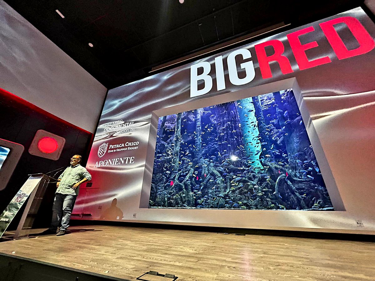 ZFCadiz's tweet photo. Hemos acompañado a @PetacaChico y a Ángel León #chefdelmar en el estreno en el @AcuarioSevilla del documental 'Big Red', protagonizado por el atún rojo.
👏👏 Enhorabuena por este trabajo y gracias por ayudar a proyectar el potencial de la #EconomíaAzul en la provincia de Cádiz. https://t.co/fEWfPhsYrj