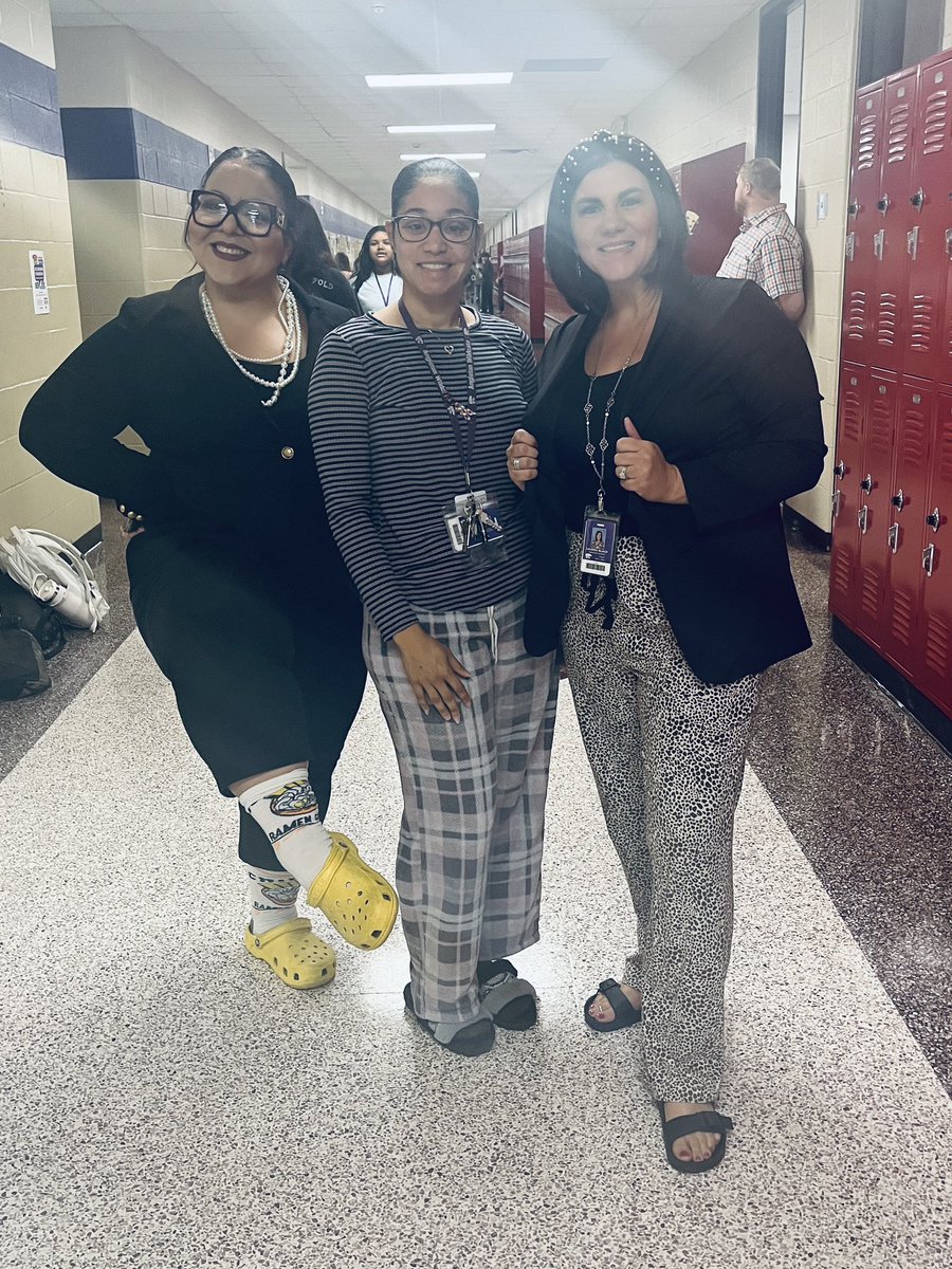 MrsBlacksWorld's tweet photo. Spirit Week - Day 4 = Zoom Meeting (nice on top, comfy on bottom) 🖤🥳

#unstoppableAJH https://t.co/hF2LkrgSA5