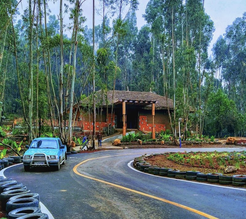 hamseshifo's tweet photo. ~~~At ENTOTO PARK MOUNTAINS ⛰ 😍 ❤ ♥ 👌 🙌  WITH OLDEST ORTHODOX MARYAMA CHURCH ⛪ 
●Waa aag difaaceed laga difaaco caasimadan Addis Ababa 🇪🇹 jooga dhulkana ka sarraysa 3200 Mitir, masaafada ay ku fadhidaa waa 13km,  masaafada ay caasimada u jirtaana waa 20km. https://t.co/L3jKThkRxU