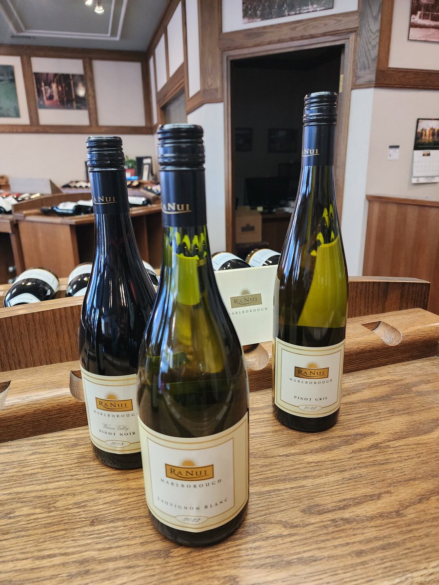 Ra Nui meaning 'BIG 🌞' is a small team dedicated to producing hand crafted wines from uniquely favoured vineyards with the Marlborough region. 
#NewZealand #wairauvalley #marlborough #yegwine #independentwineshop #shop124street #highstreetshopping