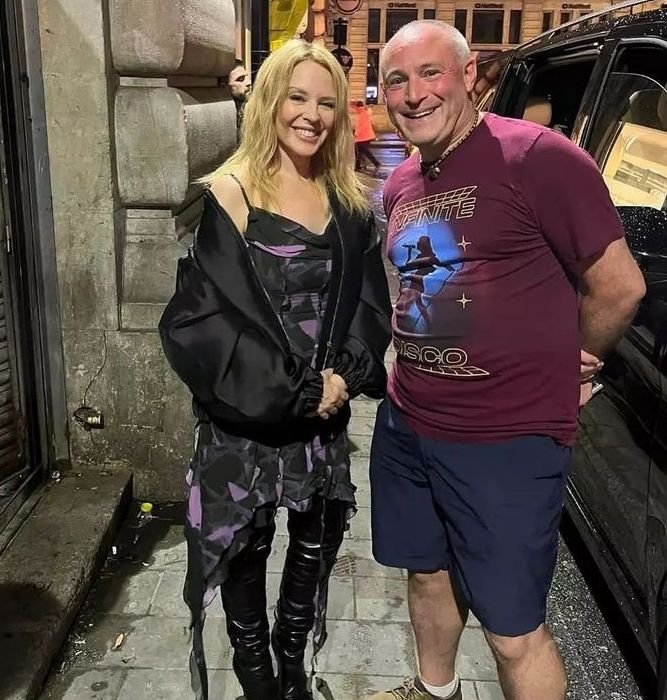 SwannKelvin's tweet image. Wee surprise at the pop up today 😉 
#Kylielove💎 #Sayinghello❤️