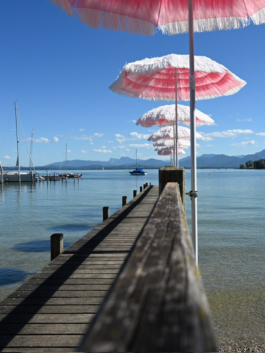 Throjaphoto's tweet photo. Mit diesen Bildern von heute Nachmittag wünsche ich euch, meine Lieben, eine gute Nacht und schöne Träume ✨🙏❣️
#Chiemsee #Seenliebe #Bavaria
#schönesgegendoofes #photography
!B https://t.co/1u55VdK3qI