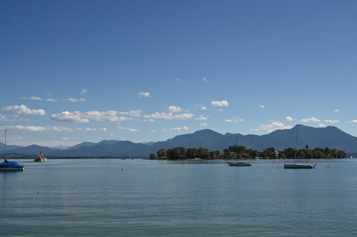 Throjaphoto's tweet photo. Mit diesen Bildern von heute Nachmittag wünsche ich euch, meine Lieben, eine gute Nacht und schöne Träume ✨🙏❣️
#Chiemsee #Seenliebe #Bavaria
#schönesgegendoofes #photography
!B https://t.co/1u55VdK3qI