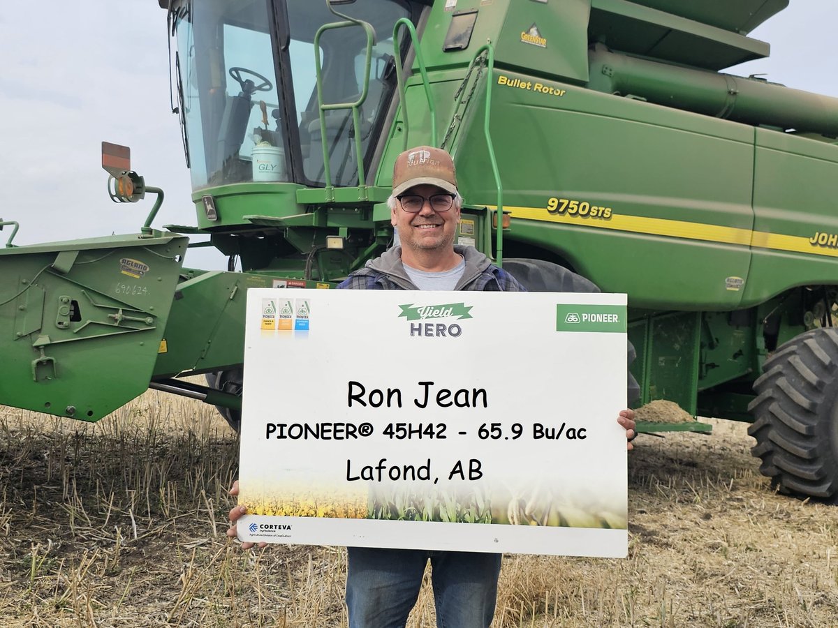 Another fantastic yield of #45H42  on the farm of Ron Jean! Thank you for taking the time to participate in #YieldHero23 <a href="/PioneerSeedsCA/">Pioneer Seeds Canada</a>