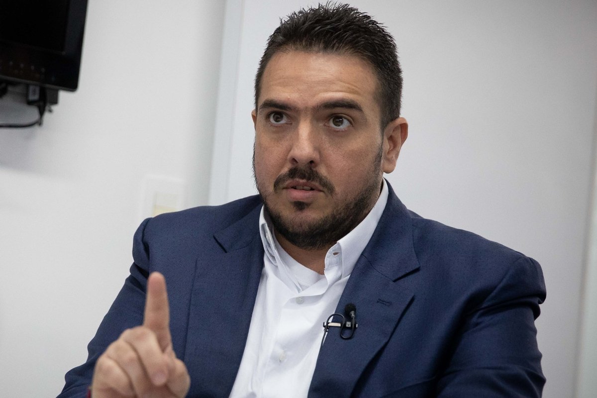polianalitica's tweet photo. 🔵 En la reunión del Atlantic Council, Ledezma defendió que si un inhabilitado gana las primarias, todos los factores deben respaldarlo.

🗣️ Stalin González le recordó que cuando Leopoldo López fue inhabilitado el propio Ledezma se postuló como sustituto a la Alcaldía Metropolitana y ganó. Ledezma no respondió.

📌 @Vladi_VillegasP