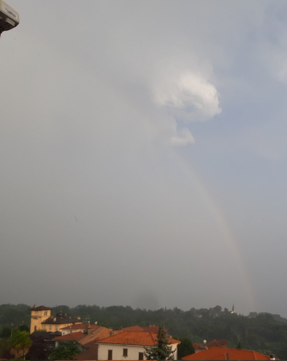 🌈☁️
~~~
#arcobaleno #rainbow #coloridellarcobaleno #rainbowcolors #colori #colors #nuvole #clouds #pioggia #rain #giornatapiovosa #rainyday #paesaggio #landscape #paesaggioitaliano #italianlandscape #italia #italy