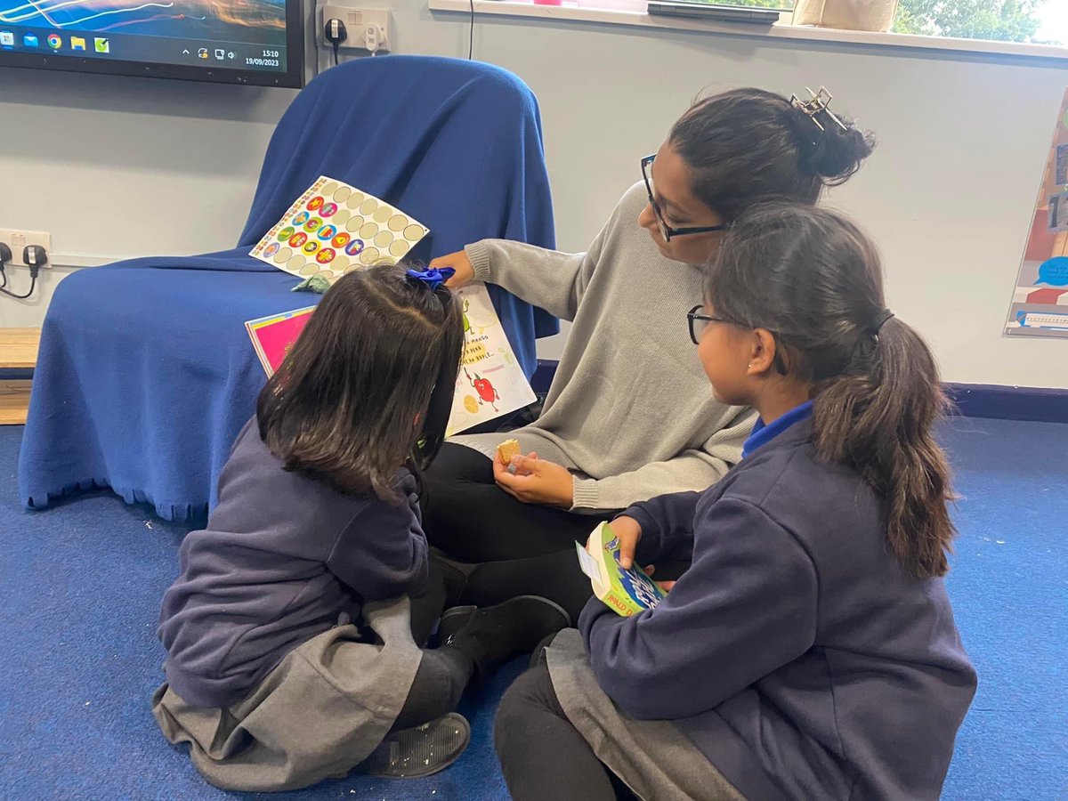 📕Book &amp; Biscuit Event 🍪
This week we welcomed parents into school to enjoy a book &amp; biscuit with their child. It was lovely to see so many parents supporting our learners with their reading and developing an important love for reading.
 #TeamWarwick #LoveforReading