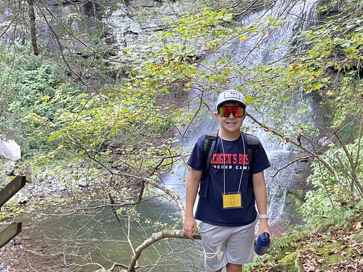 JenCalendrillo's tweet image. All smiles once we reached the falls!