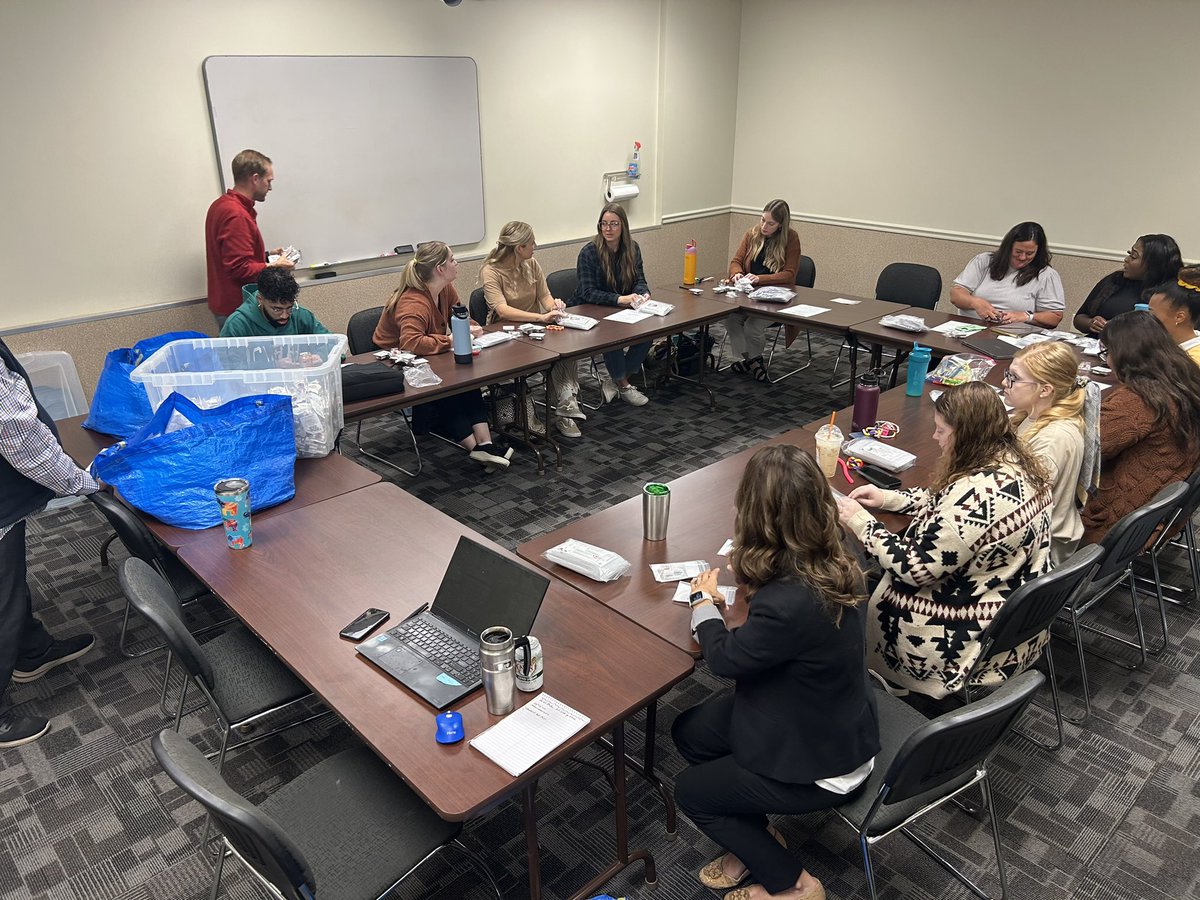 Drbarbpierce's tweet image. IUSSW  School social work students learning to administer Naloxone and also giving back by making 2700 Naloxone admin kits for Indianapolis. #iussw #overdoselifeline #mhsp #ncssle