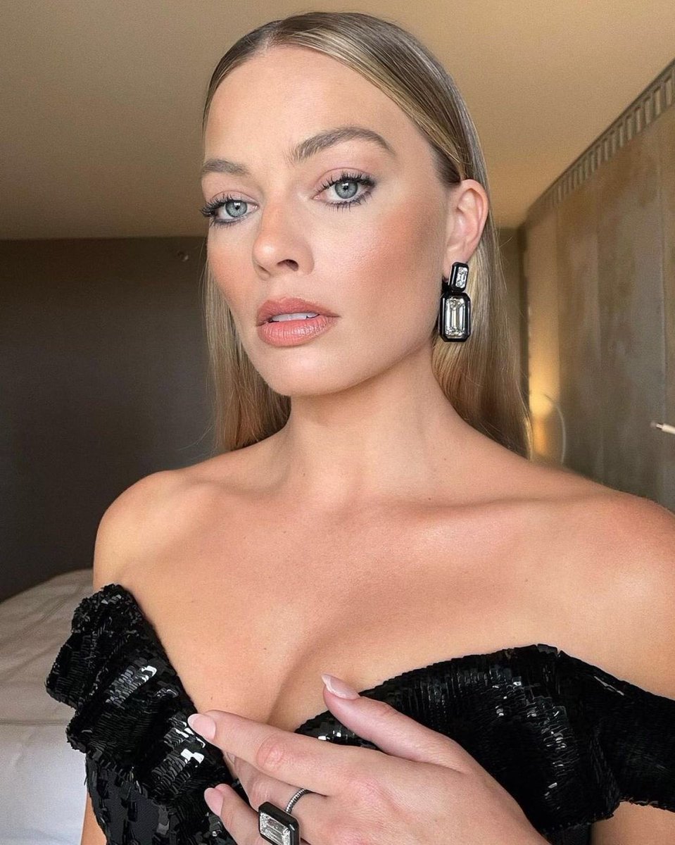 Margot Robbie is a true queen 😍

#MargotRobbie